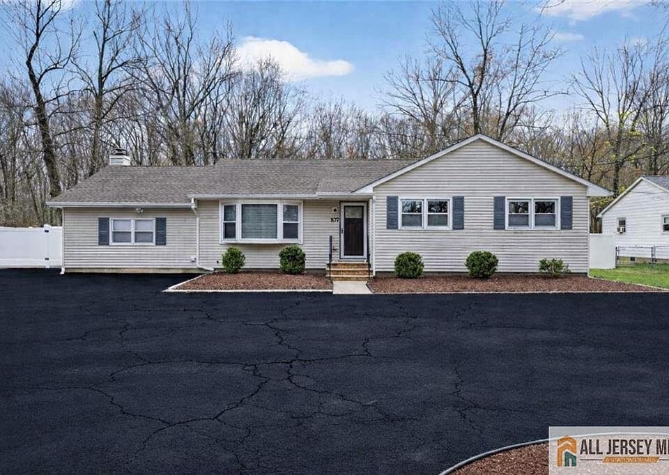 1st image of 107 Finnegans Ln