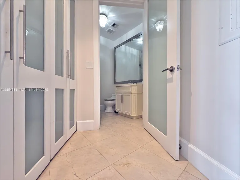 848 Brickell Key Dr #306 — Photo 29
