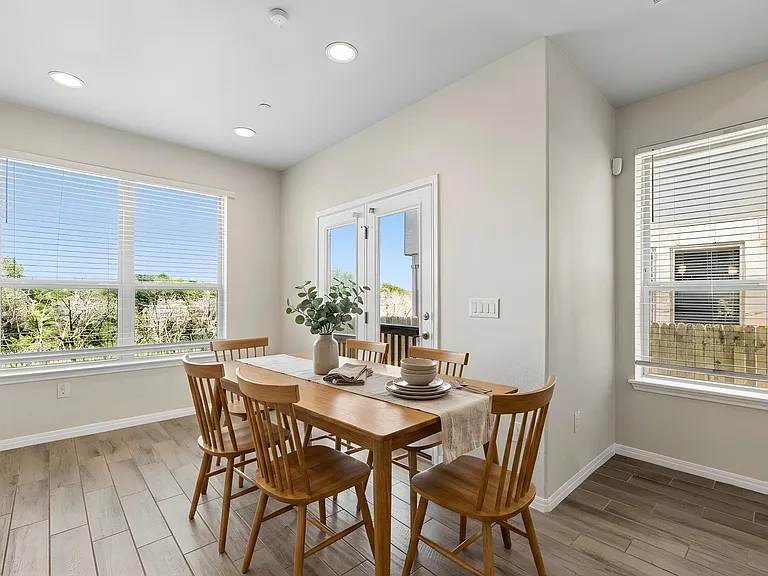 3240 E Whitestone Blvd #4 — Photo 15