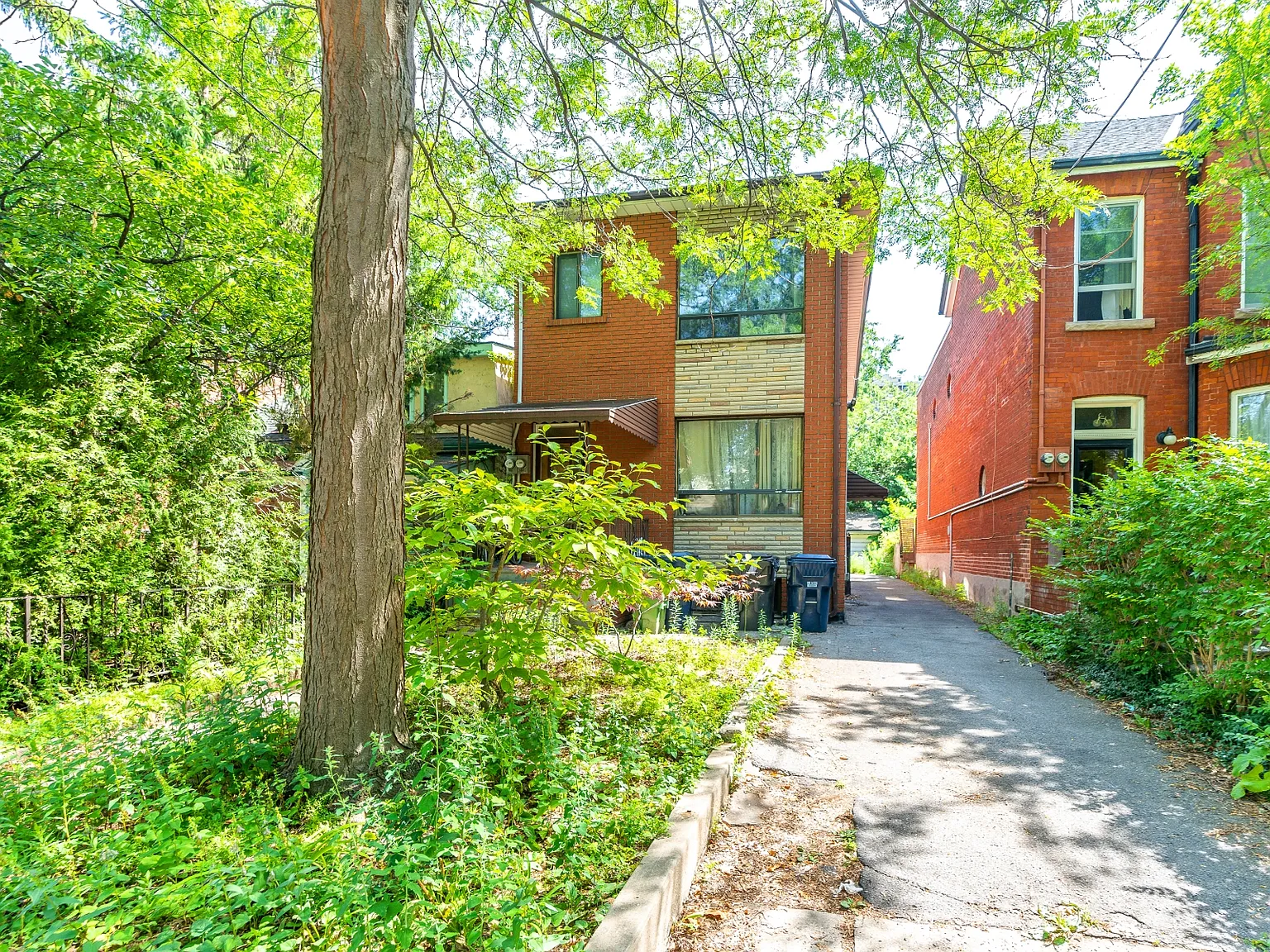 2 bed, 1000 sqft, $2,100 — Photo 1