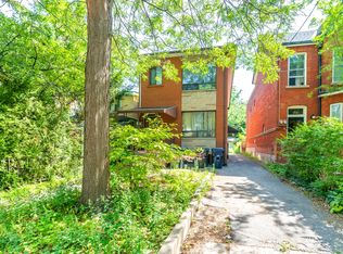 211 Brunswick Ave #A, Toronto, ON M5S2M4