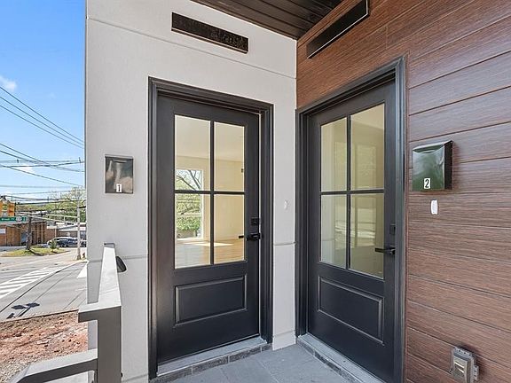 3rd image of 853 Pleasantview Ter #1