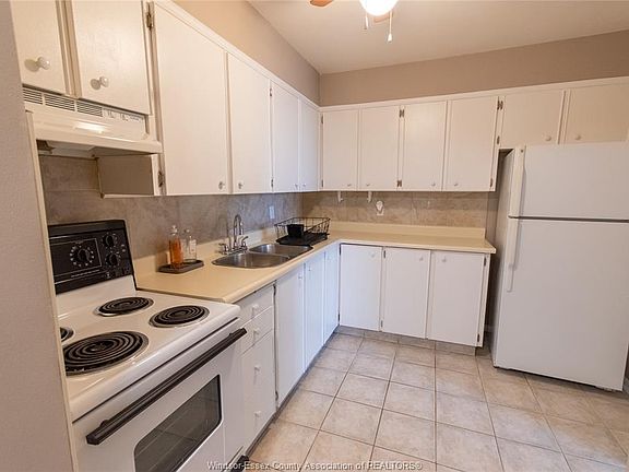 5th image of 111 Riverside Dr E #404