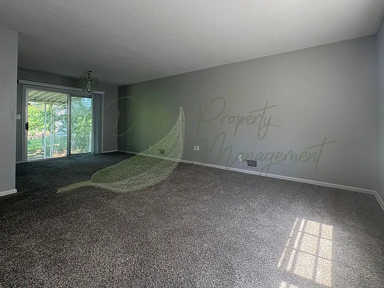 5212 S Union St — Photo 11