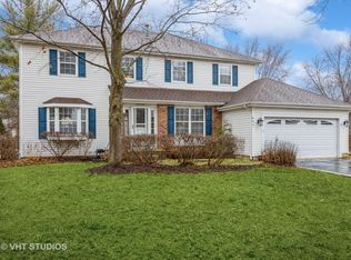 661 Lindsay Ct, Dundee, IL 60118