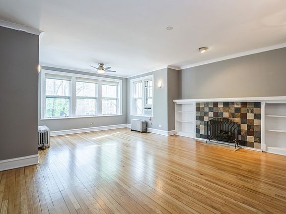 2nd image of 1524 W Rosemont Ave #2W
