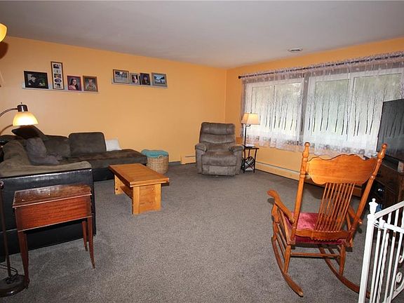 3rd image of 816 Peirson Ave