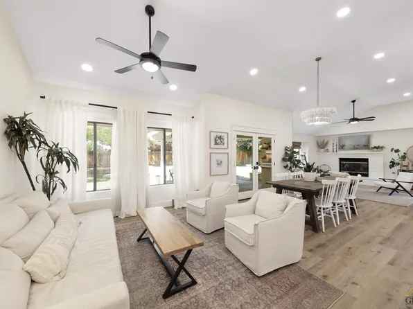 2617 Georgia Oak Dr, Bakersfield, CA 93311