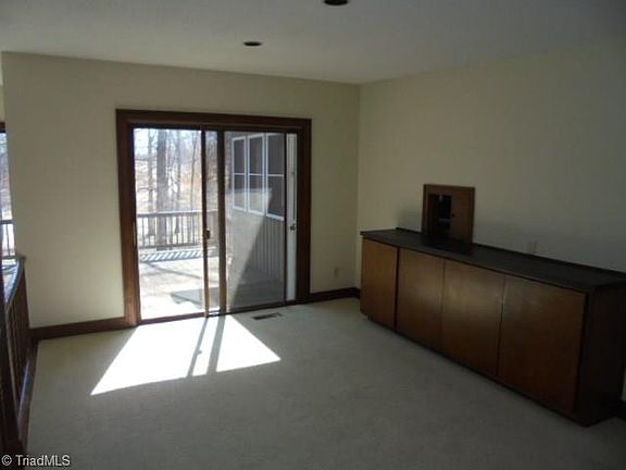 5th image of 414 Dogwood Ln