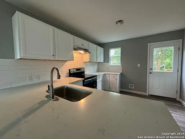 1023 Crystal — Photo 5