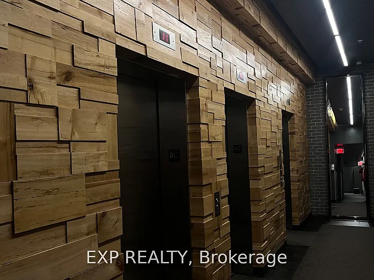 210 Simcoe St #902 — Photo 2