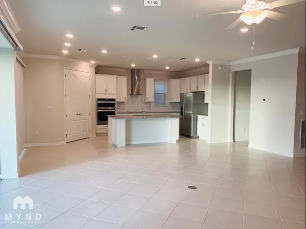 10738 Green Harvest Dr, Riverview, FL 33578