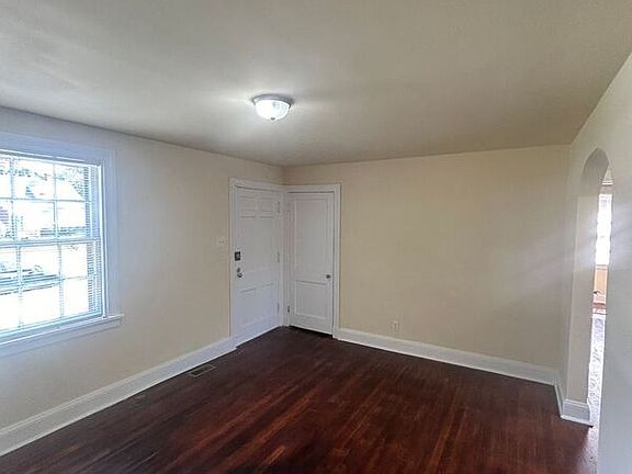 5th image of 104 E 36th St