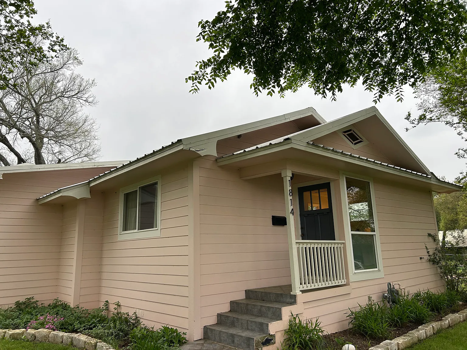4 bed, 1685 sqft, $2,200 — Photo 2