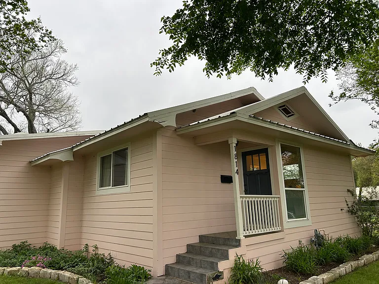 1814 Garfield St — Photo 2