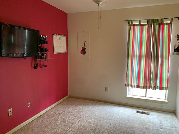 2nd image of 1038 Willow Green Dr