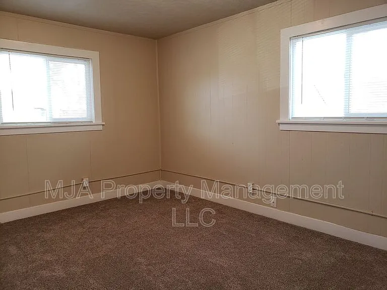 970 W Center St — Photo 7