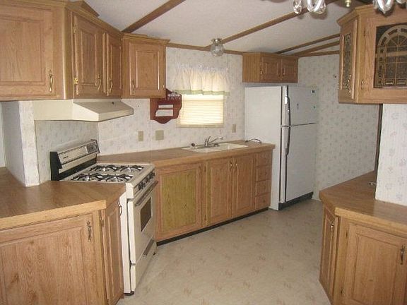 3rd image of 9410 Twin Hickory Dr #A-03a
