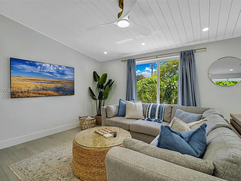 129 Nautilus Dr — Photo 23