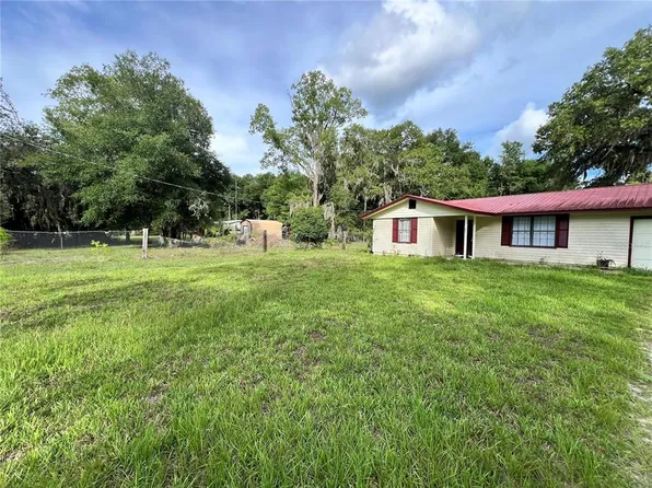 401 3rd Ave, Satsuma, FL 32189