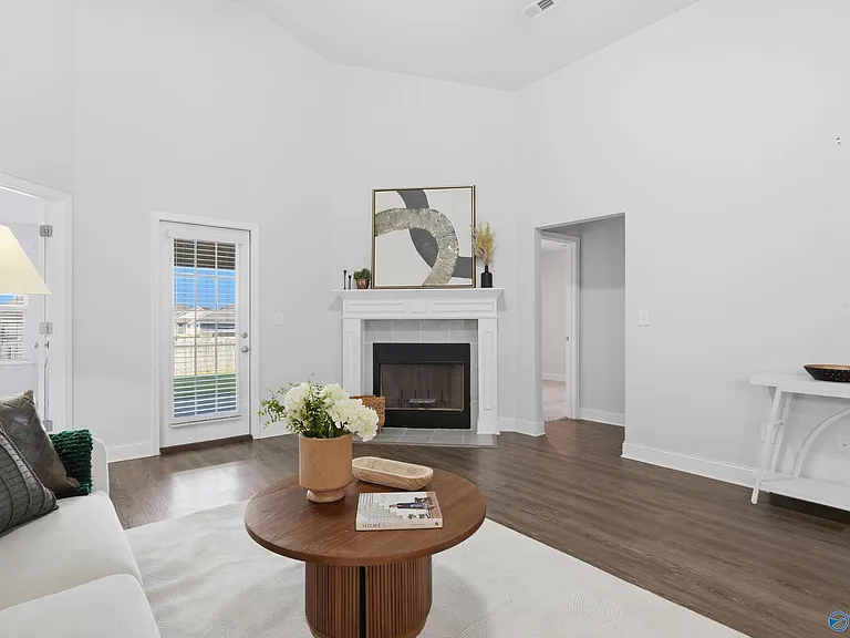 187 Abercorn Dr — Photo 6
