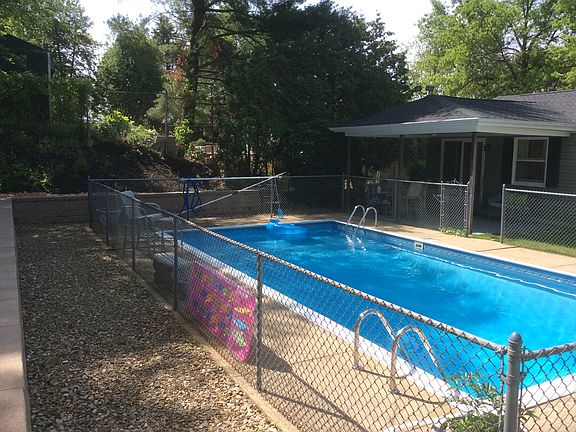 4th image of 408 Cottonwood Dr