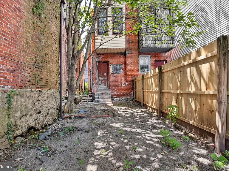 4107 Ludlow St — Photo 11
