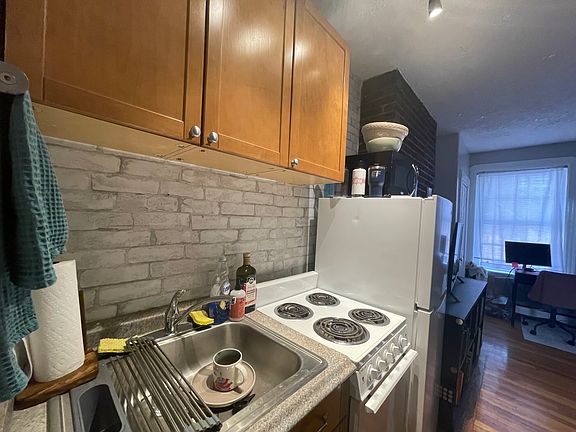 2nd image of 41 Anderson St #11A