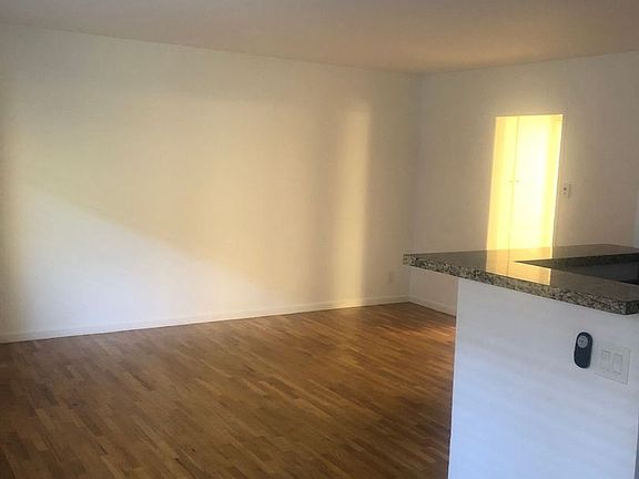 4th image of 801 Idaho Ave APT 5
