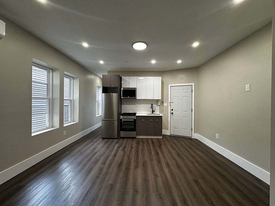 1st image of 18 Reed St APT 6