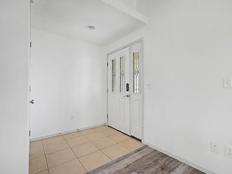 1909 Allen Ave — Photo 3