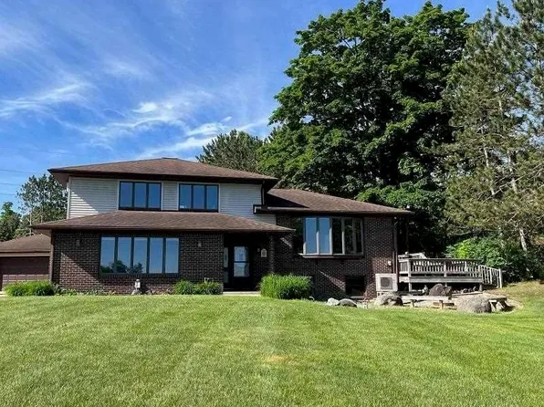 1092 Lac Vue Rd, Boyne City, MI 49712