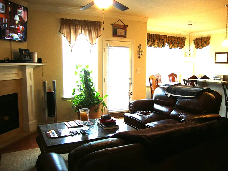 709 Valentine Ln — Photo 14