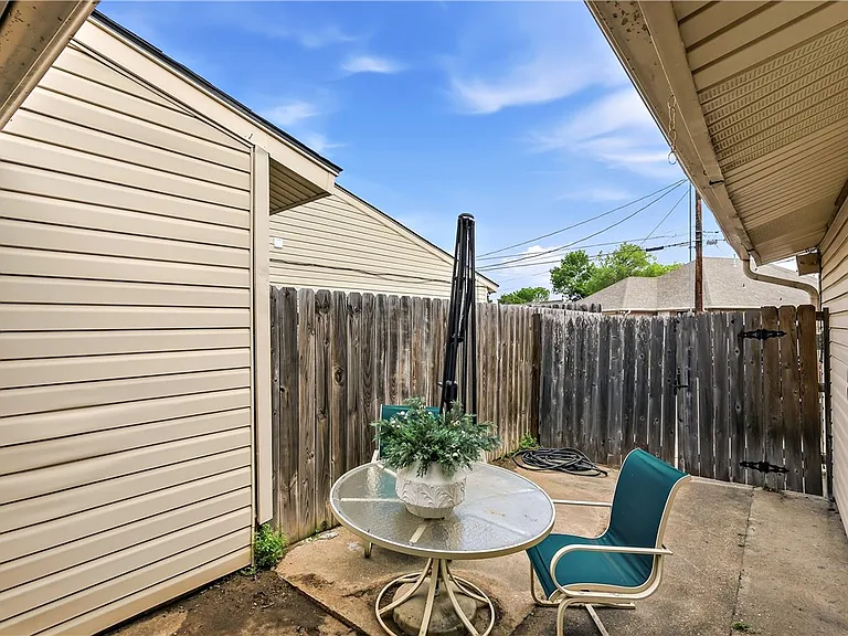 2523 Longmire Dr — Photo 24