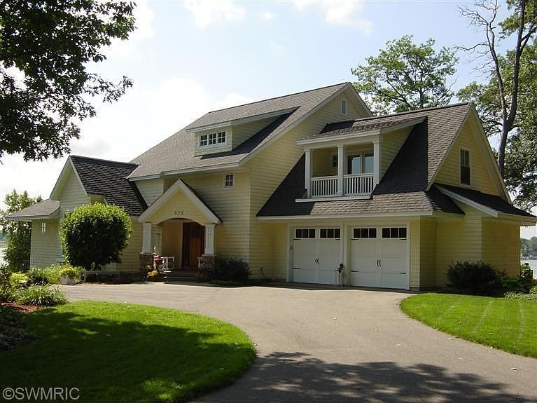 1st image of 572 Lawn Ave