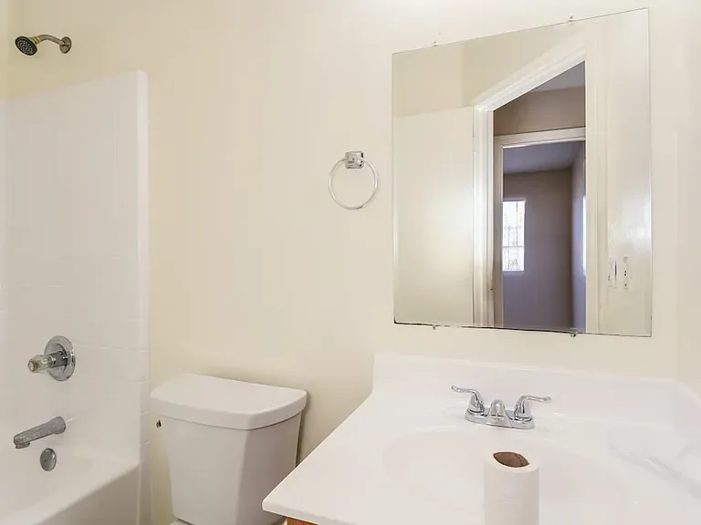 5704 N 67th Dr — Photo 2