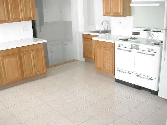21 Lothrop St #1 — Photo 9