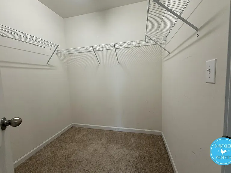 49 E Grove Point Dr — Photo 21