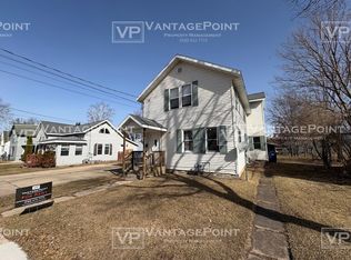 94 10th St, Clintonville, WI 54929