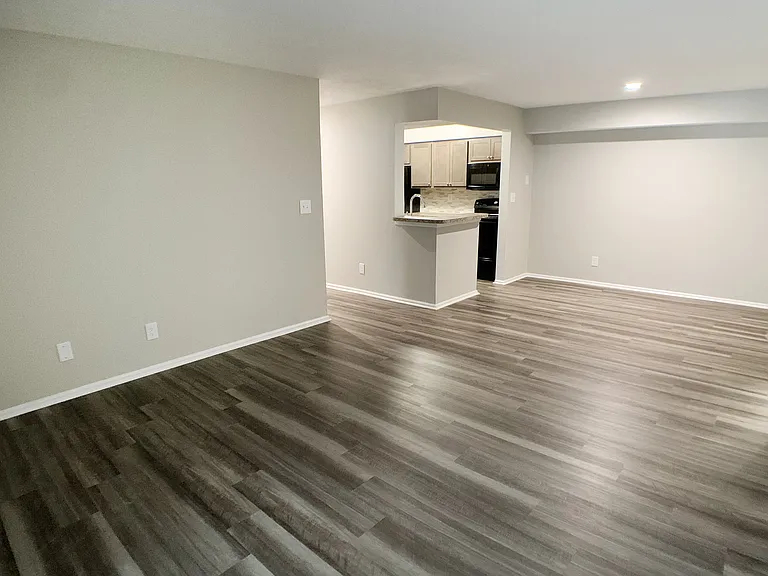 Steeplechase Apartments — Photo 36