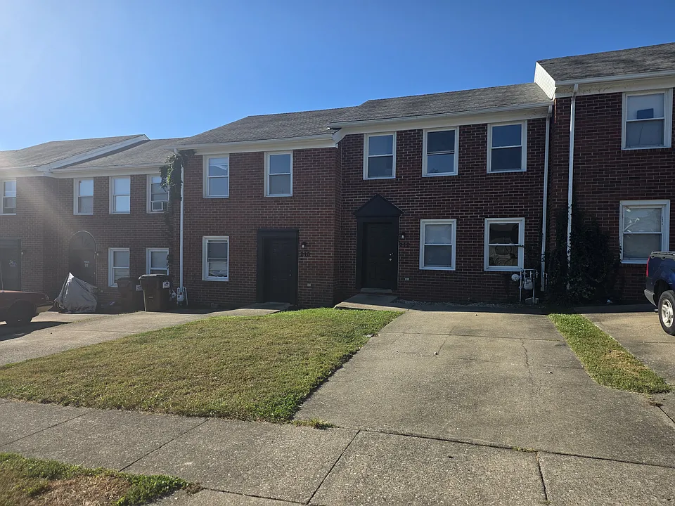 212 Strawberry Ln