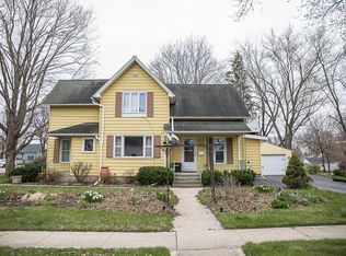 99 Jackson St, Fort Atkinson, WI 53538