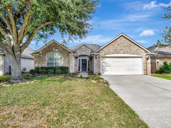 1718 Buckingham Dr, Pasadena, TX 77504