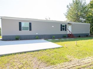 7A Lily St, Hurtsboro, AL 36860