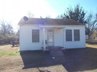 215 Main St, Maud, TX 75567
