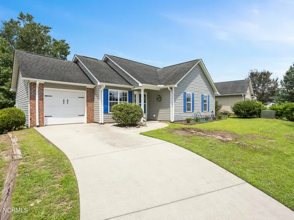 216 Gardenview Court NE, Leland, NC 28451