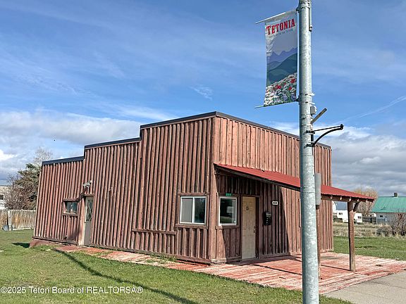 2nd image of 6334 N Main St