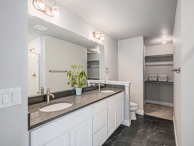6019 Denys Dr — Photo 30