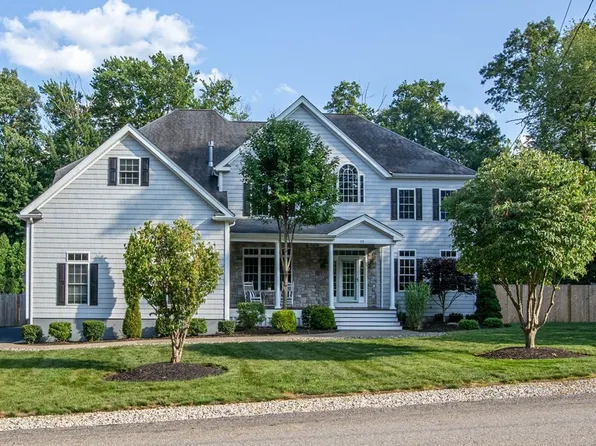 11 Joseph Ln, East Walpole, MA 02032