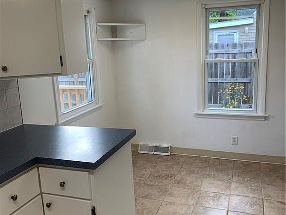 3rd image of 249 Woodland Dr